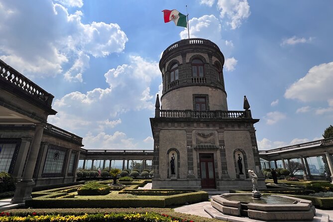 100% private tour in Chapultepec Castle & around (with transport) - A private, hotel-to-castle day that stays simple