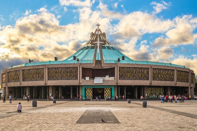 100% PRIVATE Tour in the Basilica of Guadalupe with Transportation - Comfort details that help you enjoy the complex