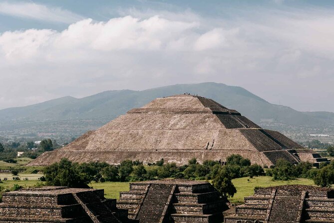 3X1 Teotihuacan, Basilica of Guadalupe, Tlatelolco and Tequila Tour - Teotihuacan, Tlatelolco, and Guadalupe: Why This 8-Hour Mix Works
