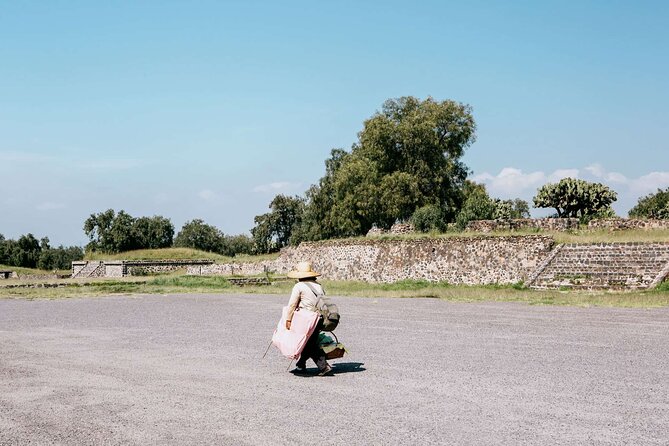 3X1 Teotihuacan, Basilica of Guadalupe, Tlatelolco and Tequila Tour - Pickup Reality Check: Hotel Meets Outside, Nearby Meeting Points Possible