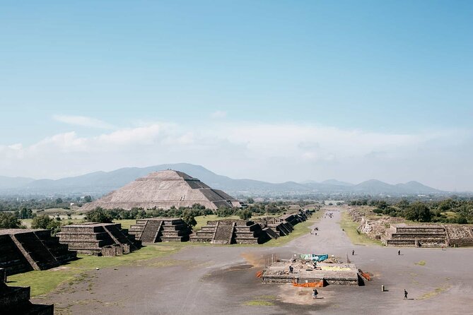 3X1 Teotihuacan, Basilica of Guadalupe, Tlatelolco and Tequila Tour - Guides and Group Size: Where the Experience Really Improves