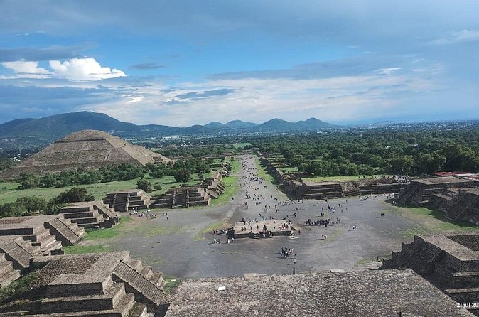 4 hours guided tour on Teotihuacan - Avenue of the Dead and the Temple of the Sun approach