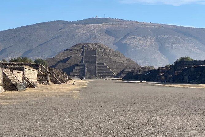 4 hours guided tour on Teotihuacan - General viewpoint and housing complex murals: start with context, not chaos
