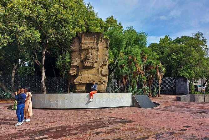 5 Hour Tour through Chapultepec, Anthropology Museum and Castle - Chapultepec Park lake walk: a calm break inside the city