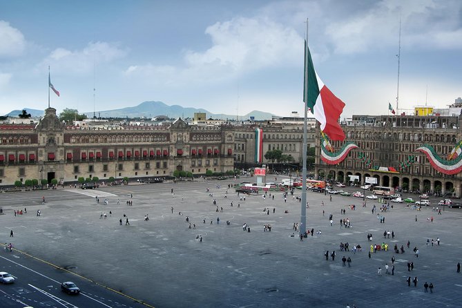 6-Night Best of Central Mexico Tour: Teotihuacan Pyramids, Taxco, Cuernavaca and Puebla from Mexico City - Mexico City Base Camp: Turibus, Hotel Nights, and Airport Convenience