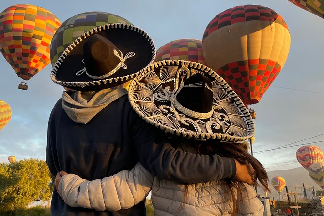Balloon Flight and Teotihuacan Tour w/Breakfast from Mexico City - Returning to the Ángel de la Independencia before traffic turns the day