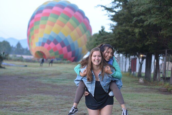 Balloon Flight + Breakfast in a cave + Pick up CDMX + Pyramids - Early morning pickup in CDMX: how the timing and meeting points work