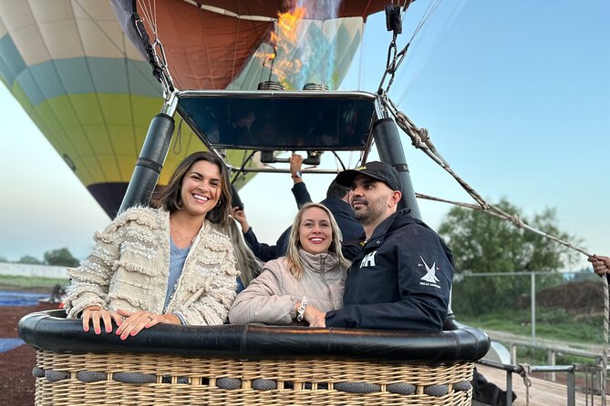 Balloon Flight + Breakfast in a cave + Pick up CDMX + Pyramids - The balloon flight: 45 to 60 minutes, and wind runs the show