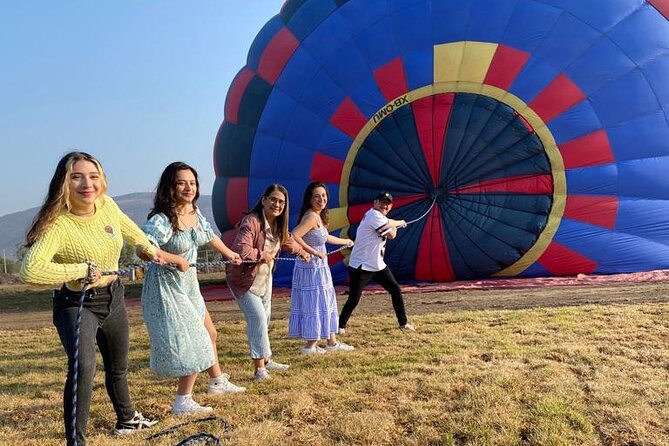 Balloon Flight + Breakfast in a cave + Pick up CDMX + Pyramids - Pulque, Xoconostle, obsidian, and maguey: the culture stop that adds meaning