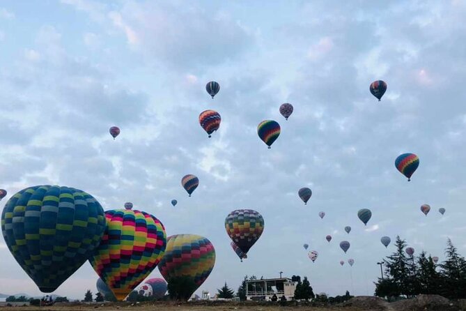 Balloon flight + Breakfast + Transportation from CDMX (SMALL GROUP) - Your 45-minute balloon flight over Teotihuacan