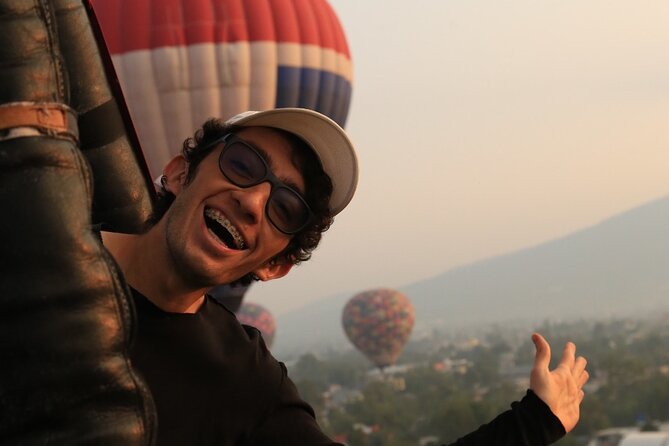 Balloon flight + CDMX pickup + Buffet Breakfast - Boarding at 6:10am, then the 45 to 60 minute balloon flight