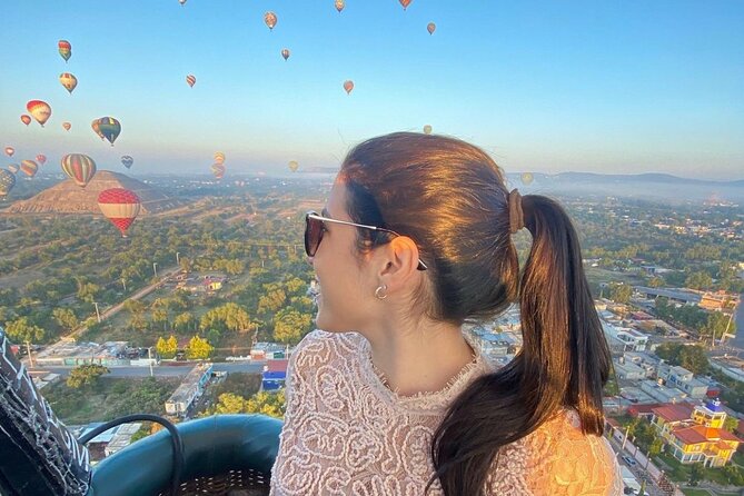 Balloon flight + pick up in CDMX + Breakfast in Cave + Pyramids - After landing: ceremony toast, flight certificates, and the photo moment