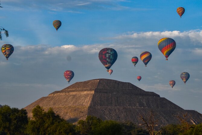 Balloon flight + pick up in CDMX + Breakfast in Cave + Teotihuacan - La Cueva Cave Breakfast: Food in a Natural Underground Setting