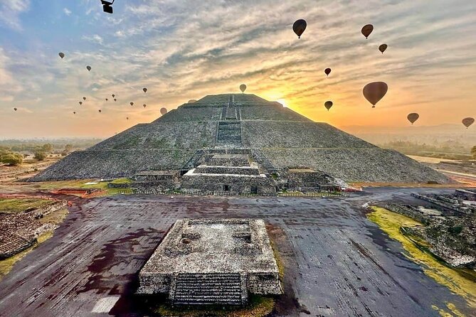 Balloon flight Teotihuacan, Breakfast in a cave Pick up in CDMX - Key highlights at a glance