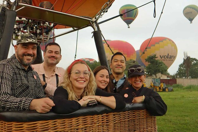 Balloon flight Teotihuacan, Breakfast in a cave Pick up in CDMX - From Mexico City pickup to the launch day with We Fly