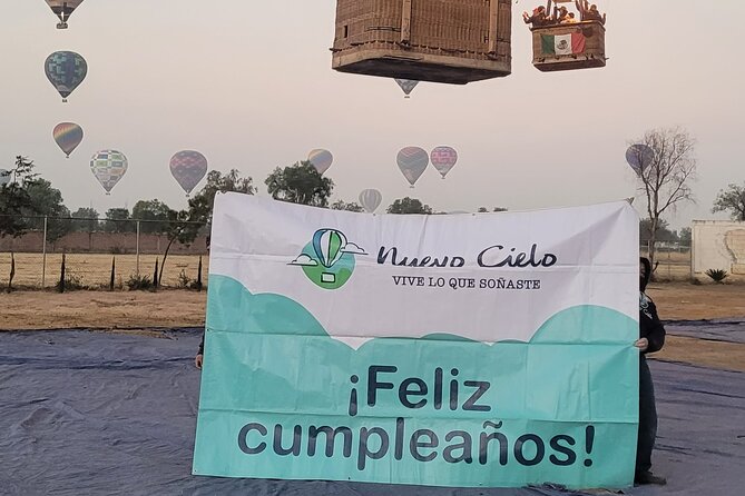 Balloon flight + Transportation + Breakfast in Cave or buffet + Pyramids - Meeting at the Angel of Independence, Then Rolling Out
