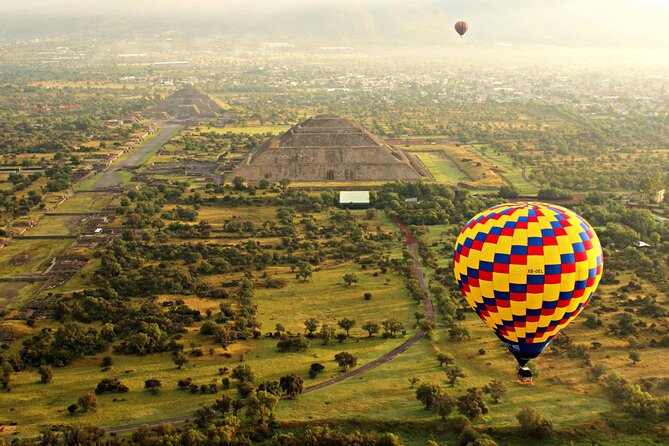 Balloon Flight with Breakfast in a Natural Cave and Transportation from CDMX - The sunrise balloon flight: timing, height, and what you can see