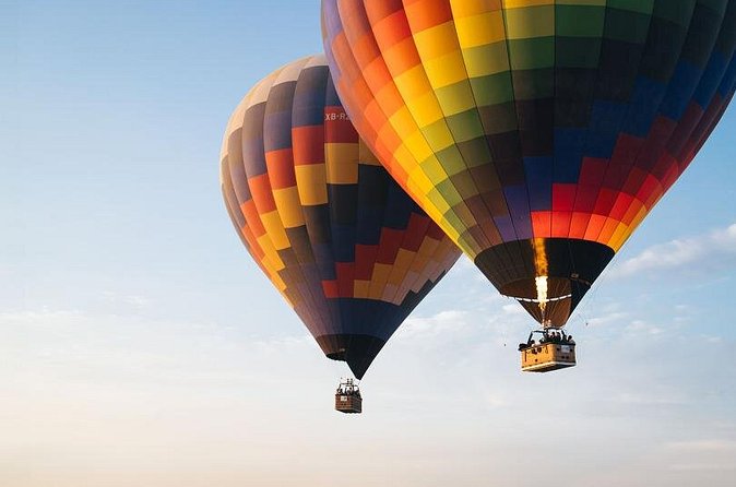 Balloon flight with pyramids tour and transportation from Mexico City - After landing, La Cueva Teotihuacán breakfast is the calm moment