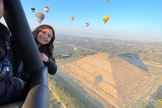 Balloon flight with pyramids tour and transportation from Mexico City - Tlalocan crafts and a liquor tasting: a fun, grounded cultural stop