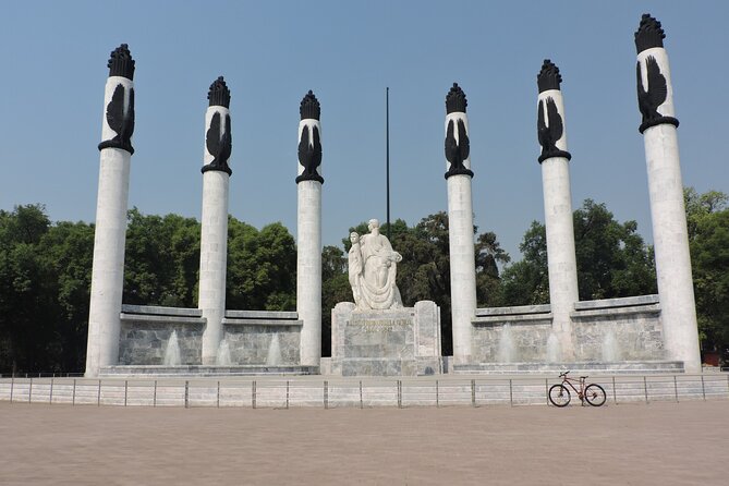 Bike tour in the Chapultepec Forest and Roma Condesa - The Monday twist: when the forest closes, Roma Sur takes over