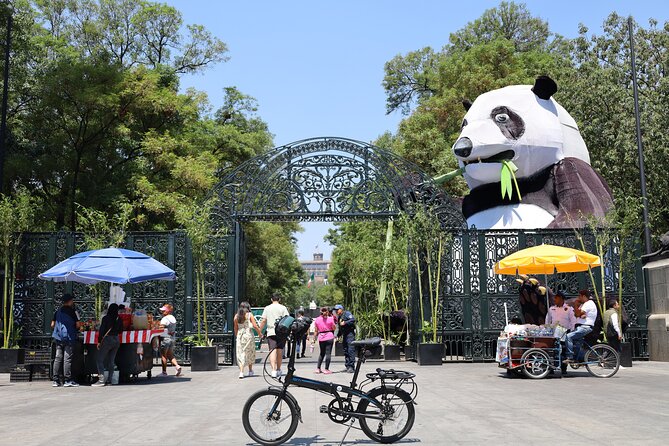 Bike Tour through Chapultepec, Reforma and the Zócalo / Mexico - Palacio de Bellas Artes and Alameda Central: a European-style pause