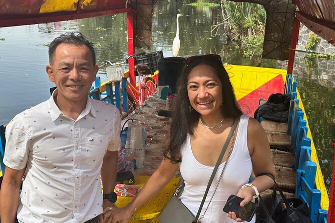 Boat tour in Mexico City with Live Guide with Food and Drinks - Floating Gardens and Canal Life: What You Will See on the Water