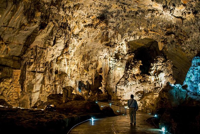 Cacahuamilpa Caves and Taxco: Private & Small Groups From Mexico City - Grutas de Cacahuamilpa: walking through a lit, warm underground world