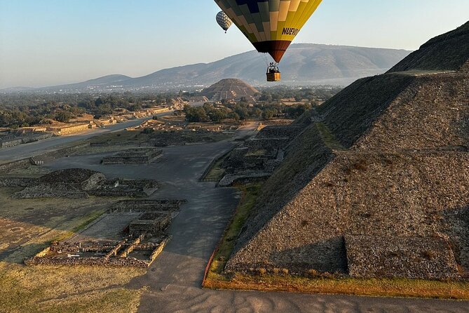 CDMX balloon flight, breakfast, pickup and visit to Teotihuacán - Who should book this sunrise balloon and Teotihuacán combo