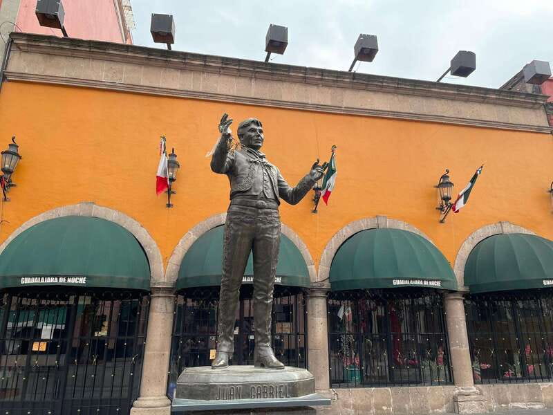 CDMX: Garibaldi Copa Show - Garibaldi at Night, What Makes This Show Feel Like Mexico