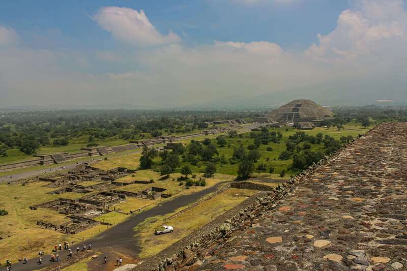 CDMX: Half-day tour of Teotihuacan - Pyramids of the Sun and Moon: awe plus context