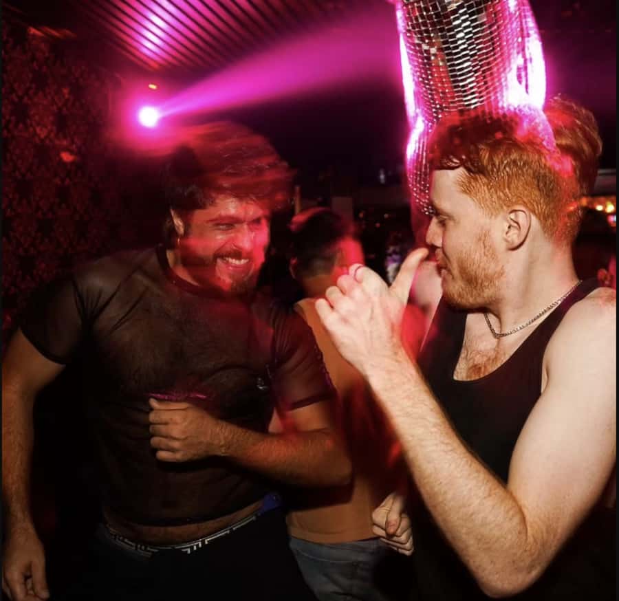 CDMX LGBT Tour: 3 Clubs + Drinks + Ride + Host - Stop two: another 1.5 hours where the group clicks