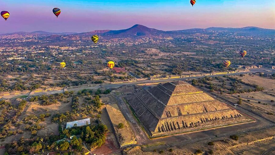 CDMX: Teotihuacan Hot Air Balloon with Breakfast - After Landing: wine toast, flight certificate, and breakfast reality