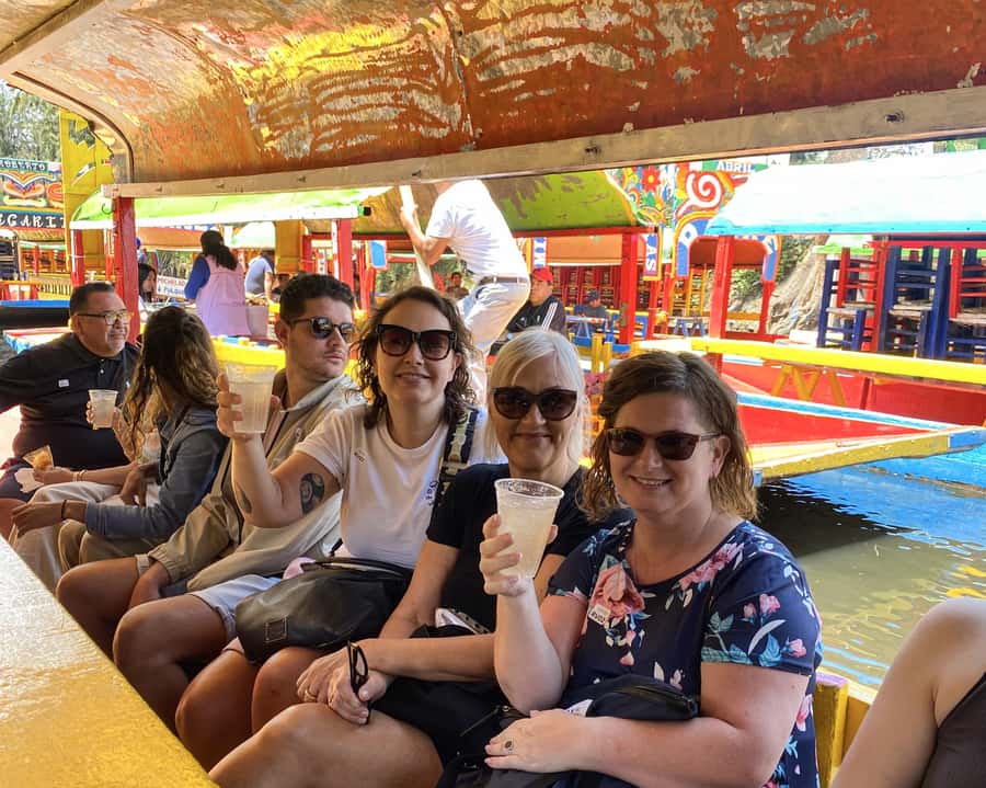 CDMX: Xochimilco Trajinera Party, Drinks, Mariachi & Tacos - Taco dinner on the canals: the meal part that actually lands