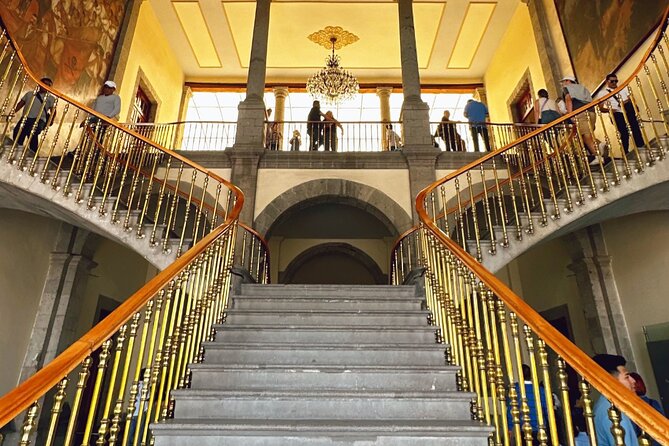 Chapultepec Castle & Anthropology Museum Private Tour - Chapultepec Hill, then a castle that feels like history in motion