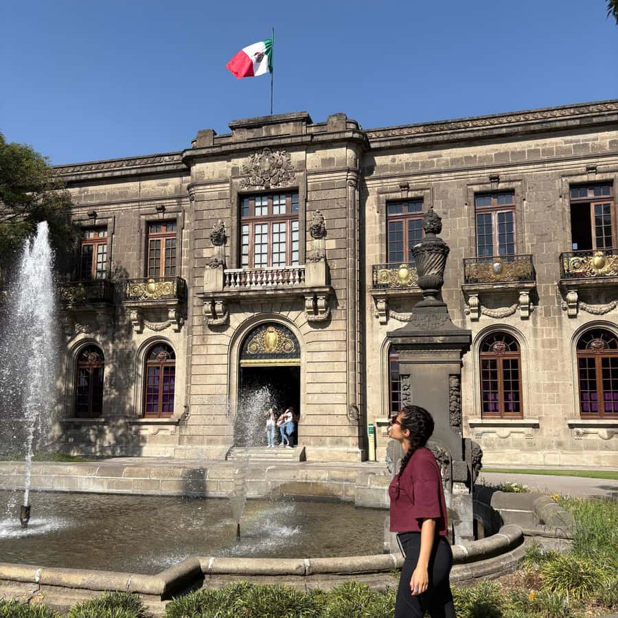Chapultepec Castle: Private tour with local guide, tickets included - Key points to know before you go