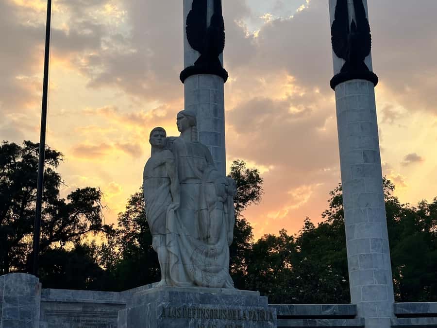 Chapultepec Castle: Private tour with local guide, tickets included - Inside the National History Museum: marble stairs, stained glass, and Porfirian elegance