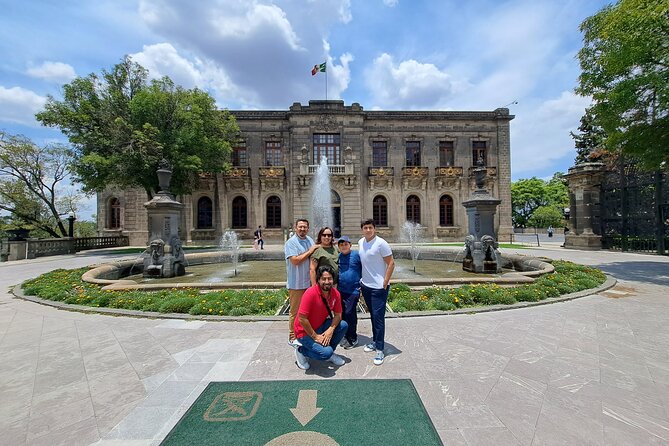 Chapultepec Castle Tour and its surroundings - Chapultepec Castle and the green spine of Mexico City
