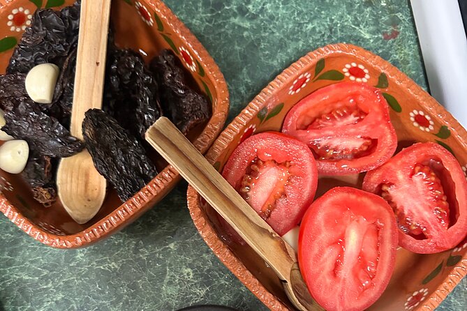 Class of Sauces and Tortillas in Mexico City - San Cosme Market in San Rafael: where the class really starts