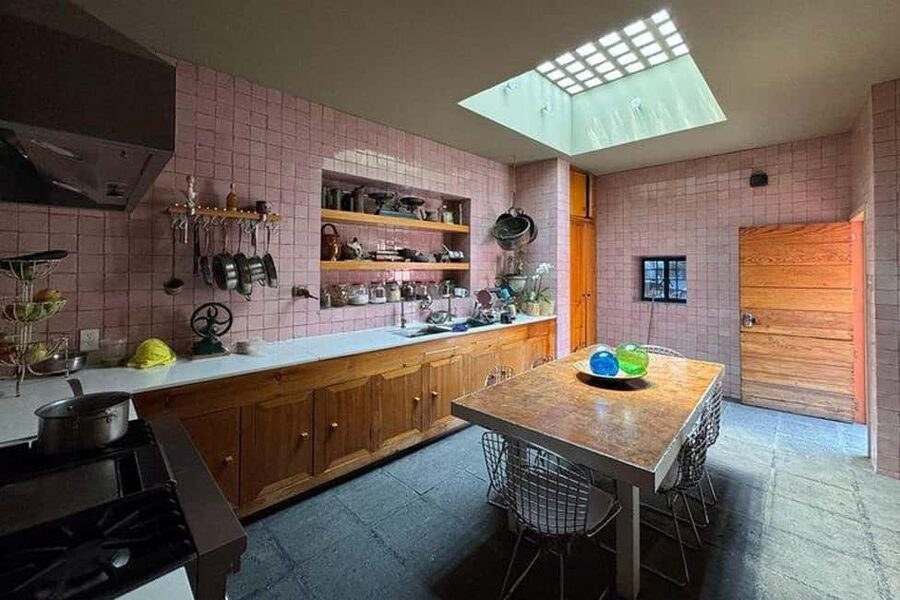 CMDX: Luis Barragan Legacy Exclusive Tour at Casa Pedregal - Tetetlán start: a smooth begin and a included drink