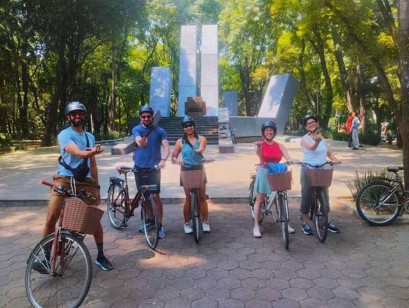 Cultural Ride: Historic center & Highlights of Mexico City - Pace, group size, and why the guide matters