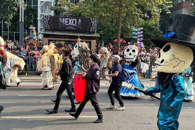 Day of the Dead in Mixquic Visit the Houses and Altars Pantheon - The Day of the Dead Party Atmosphere, Candle Lighting, and Crowd Smarts