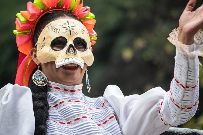 Day of the Dead Tour in Mexico City - The 6:00 pm flow, where the time actually goes