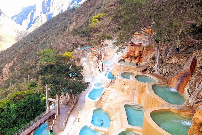 Day trip to Grutas Tolantongo Hot Springs - Suspension bridge and photo stops: how to get great shots without stress
