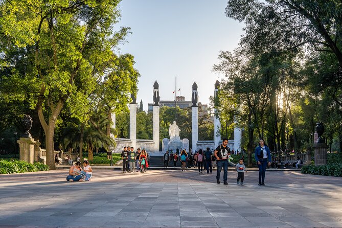 Discover Reforma & Chapultepec Park: Cable Car & Ferris Wheel - Gondola cable car through Chapultepec: the best payoff per step