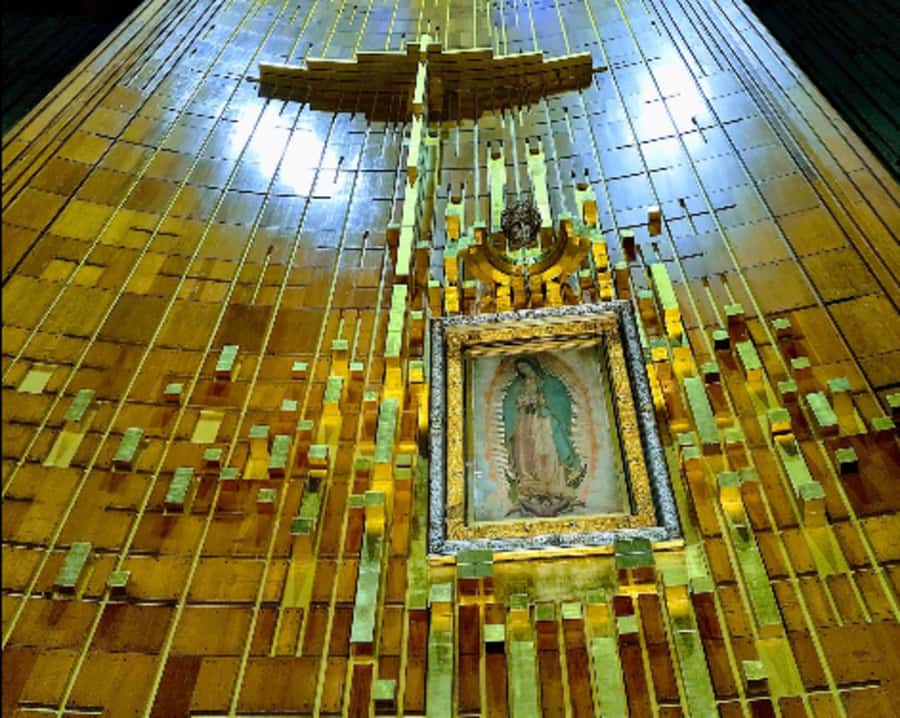 Discover the iconic Basilica of Guadalupe in Mexico City. - Why the Basilica of Guadalupe is more than a church stop