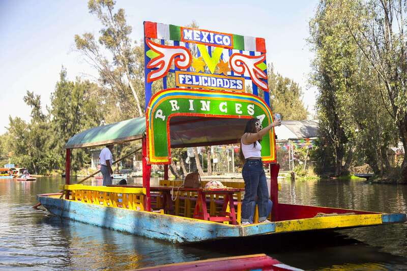Discover Xochimilco and Coyoacán: Tradition, Music, Culture - Xochimilco by Trajinera, Chinampas, Ducks, and Real Canal Life