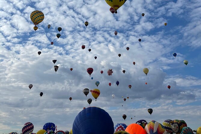 Eternal Experience Balloon flight over the Teotihuacan Pyramids - A 5:00 am balloon flight over Teotihuacan that makes sense