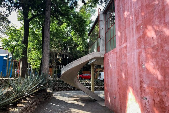 EXCLUSIVE TOUR Casa Estudio Frida Kahlo-Diego Rivera Small Groups - Stop 1: Museo Casa Estudio Diego Rivera y Frida Kahlo