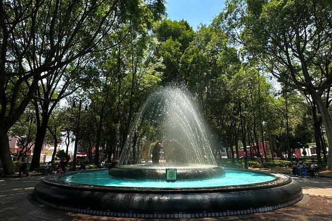 EXCLUSIVE TOUR Frida Kahlo, Coyoacan and Xochimilco - small groups - Group size, pickup, and the logistics that keep the day fun