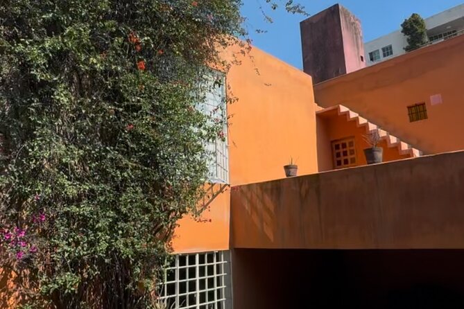 EXCLUSIVE TOUR Luis Barragán Casa Ortega - small groups - Ortega México, Casa Ortega stop: rooms, volumes, and the feeling of control